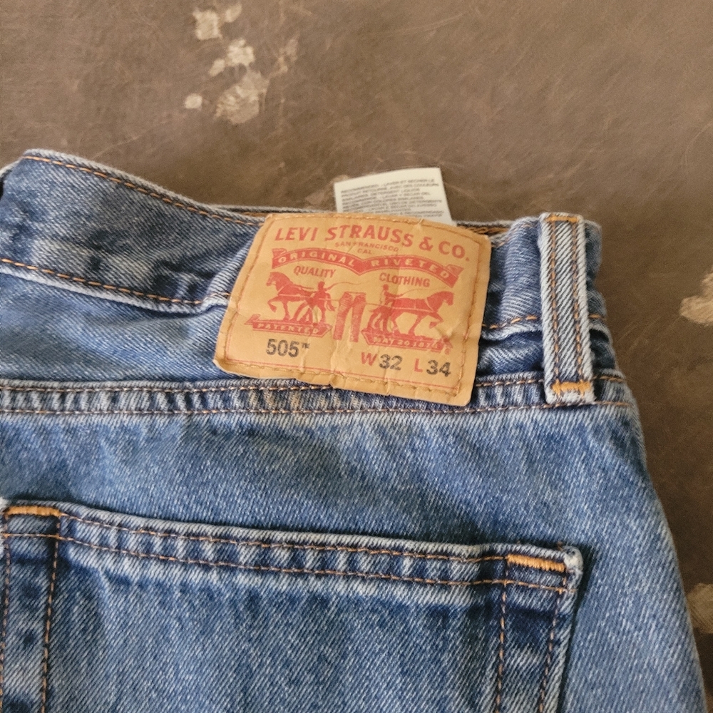Levi 32 34 Jeans